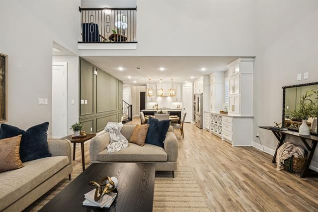 Building Photo - 921 Lone Grove Ln