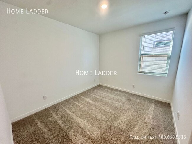 Building Photo - 23083 E Pegasus Pkwy