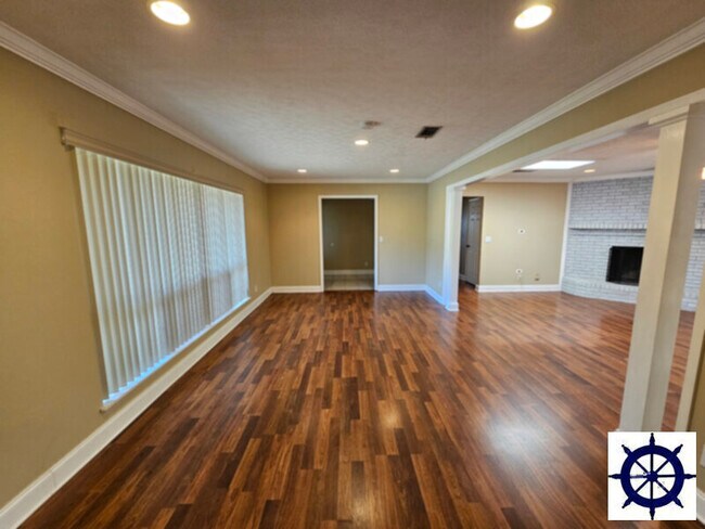 Building Photo - 2417 Pretty Bayou Island Dr