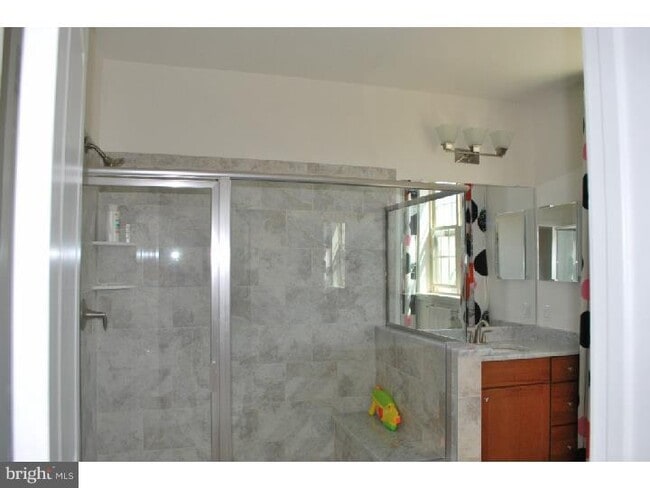 Building Photo - 105 Brinley Ct