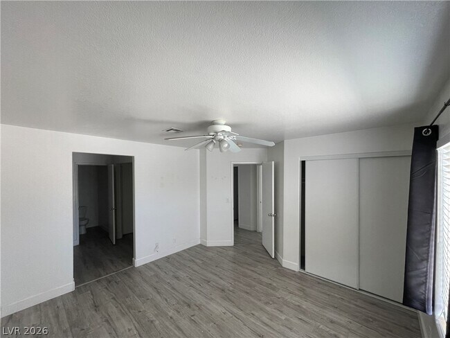 Building Photo - 1521 Linnbaker Ln