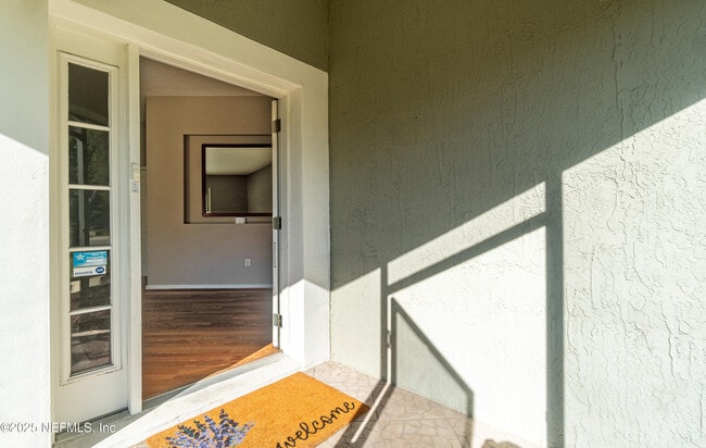 Building Photo - 1325 Fairway Village Dr