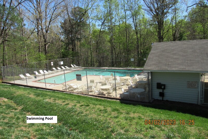 Building Photo - 5738 Forest Lawn Ct
