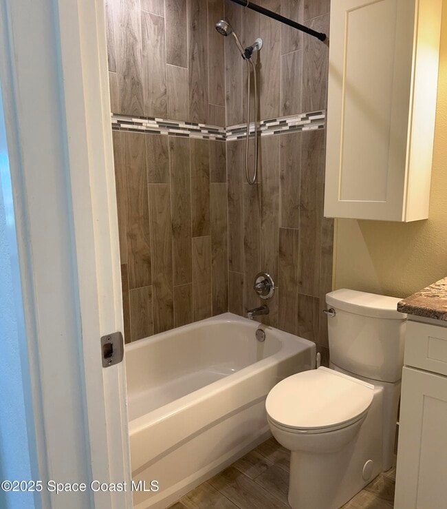 Building Photo - 675 Teak Dr