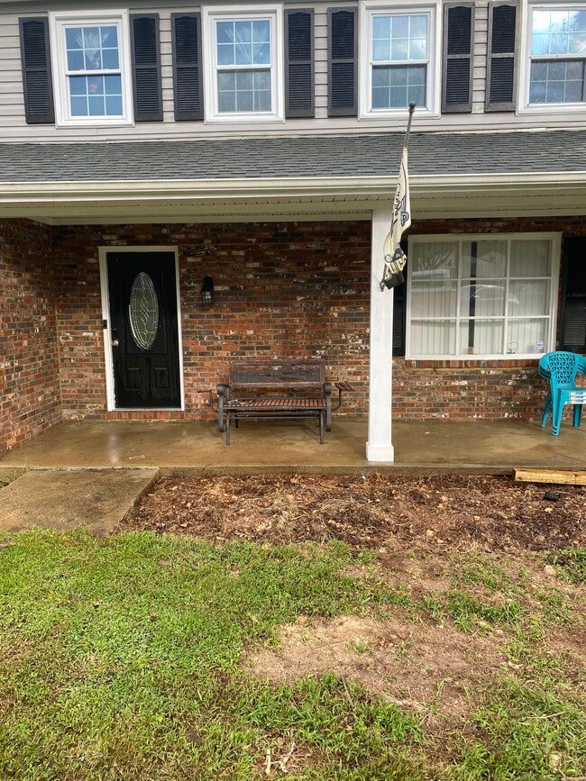 Building Photo - 2212 Westwood Dr