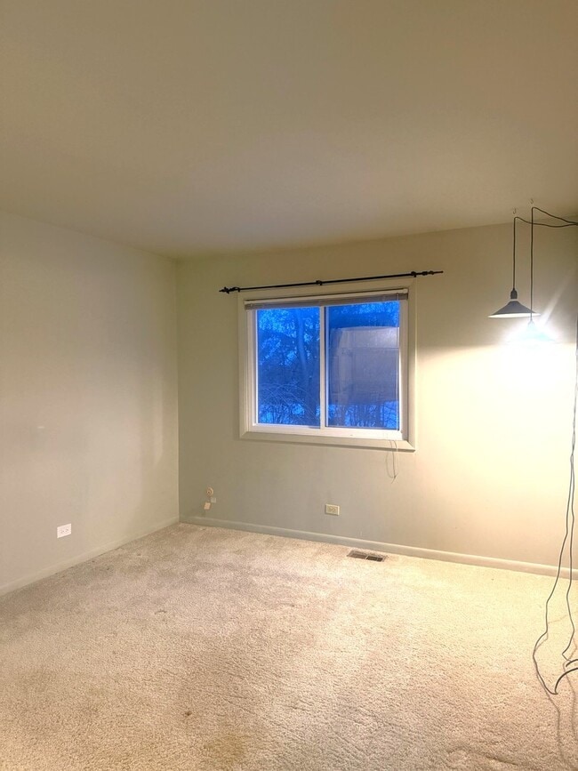 Building Photo - 434 Dogwood Terrace