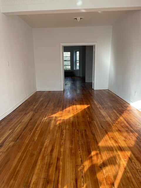 Building Photo - 456 72nd St