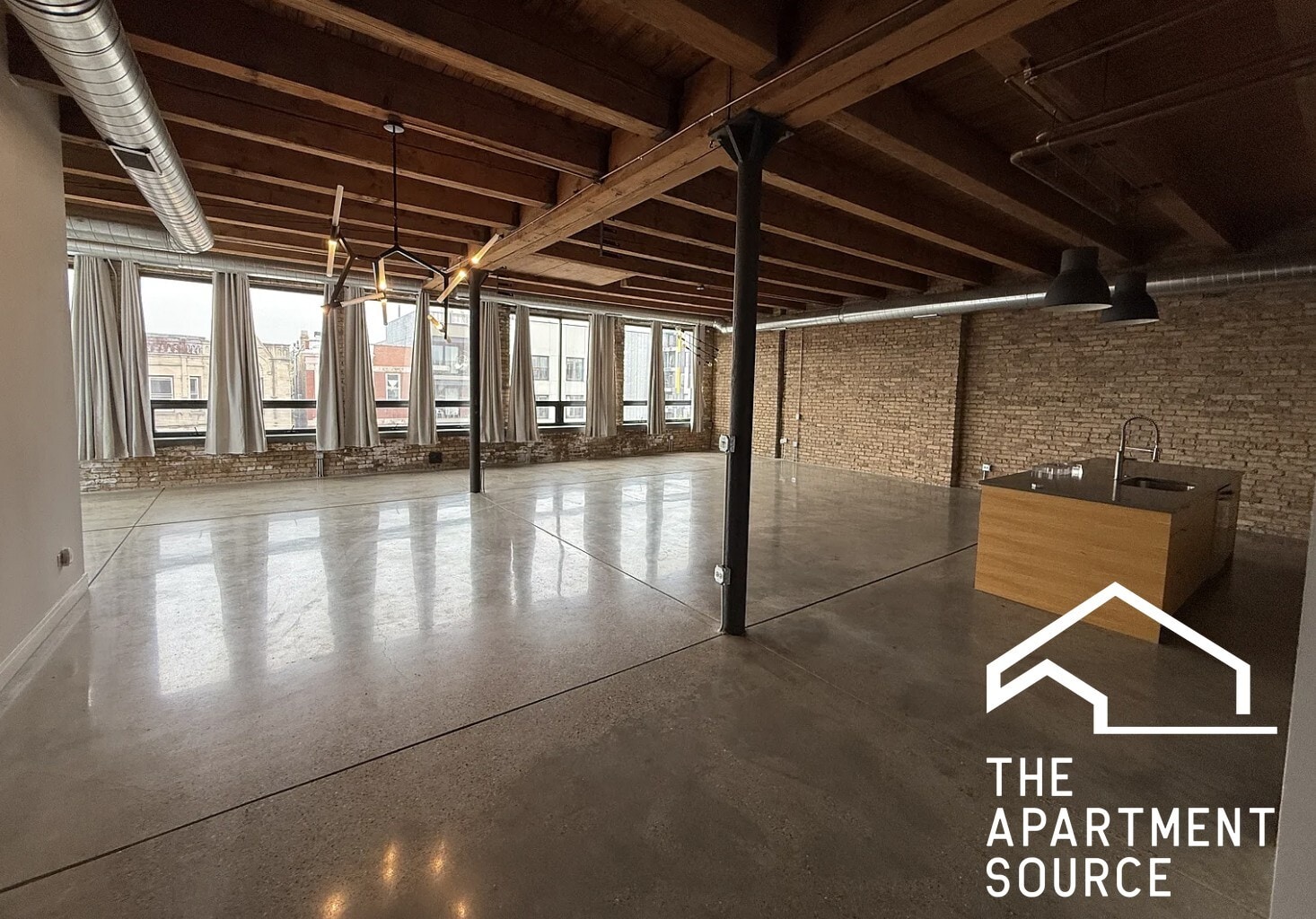 Building Photo - 2614 W North Ave