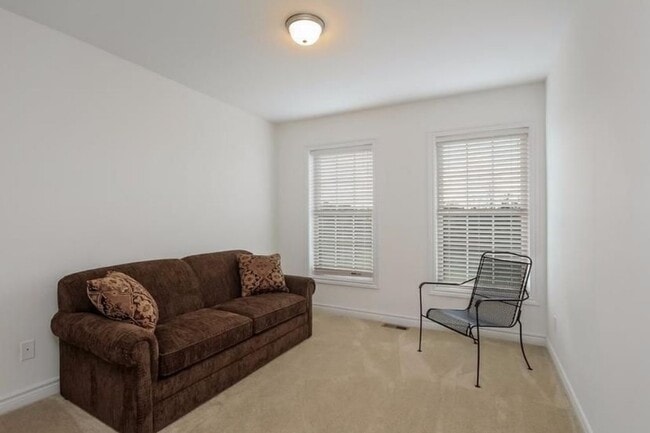 Building Photo - 3370 Endsleigh Ln
