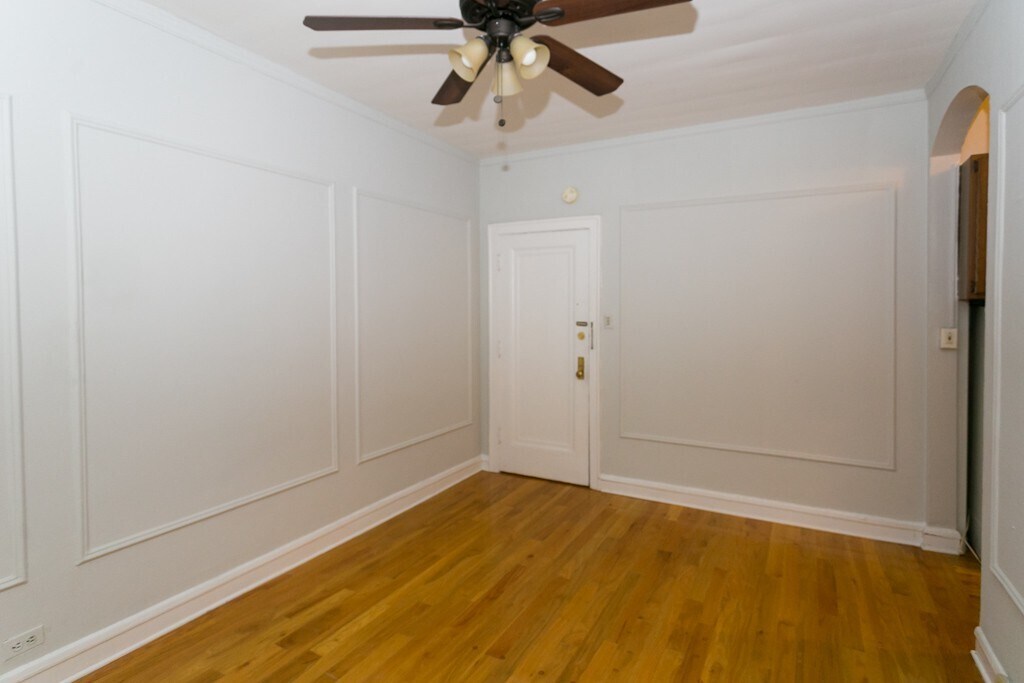 Building Photo - 2832 N Burling St