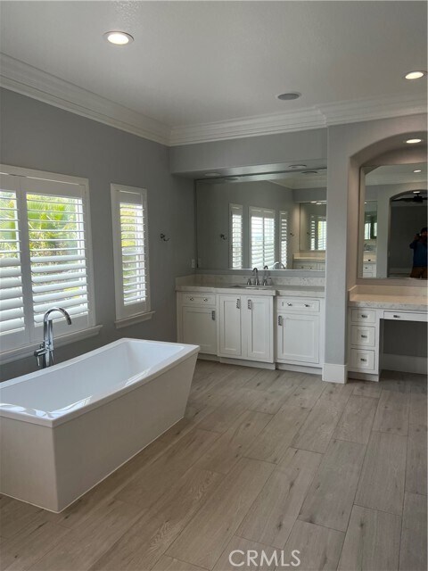 Building Photo - 631 Ridgeview Ct
