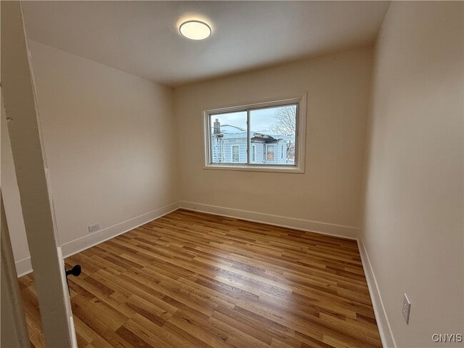 Building Photo - 2817 Milton Ave