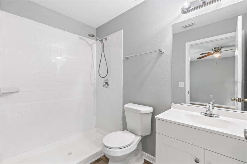 Building Photo - 1925 34th Ave E