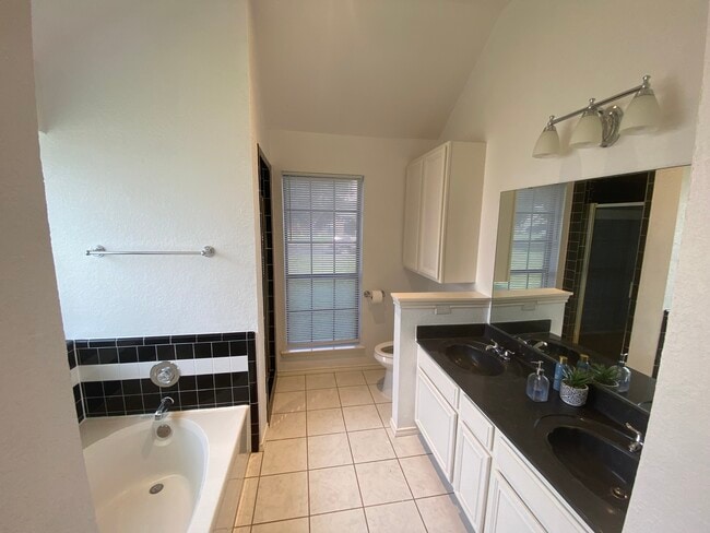 Building Photo - 5009 Chad Dr