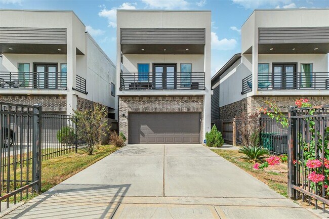 Primary Photo - 8404 Safeguard St