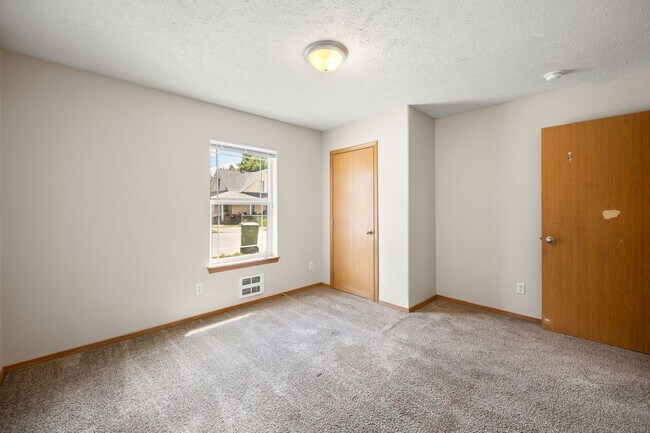Building Photo - 2907 E 4th Ave
