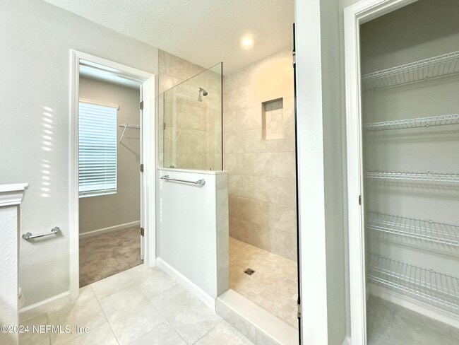 Building Photo - 4672 Ribault Park St