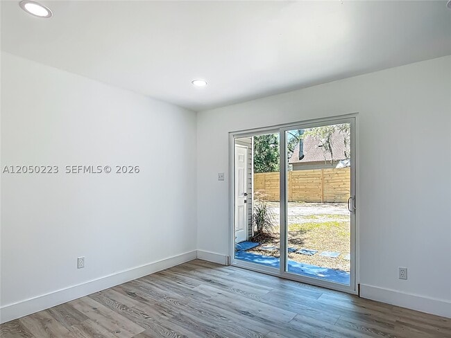 Building Photo - 8781 LAKESHORE Dr