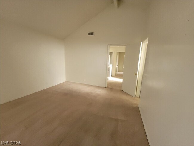 Building Photo - 4760 Woodridge Rd