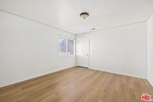 Building Photo - 1050 Centinela Ave