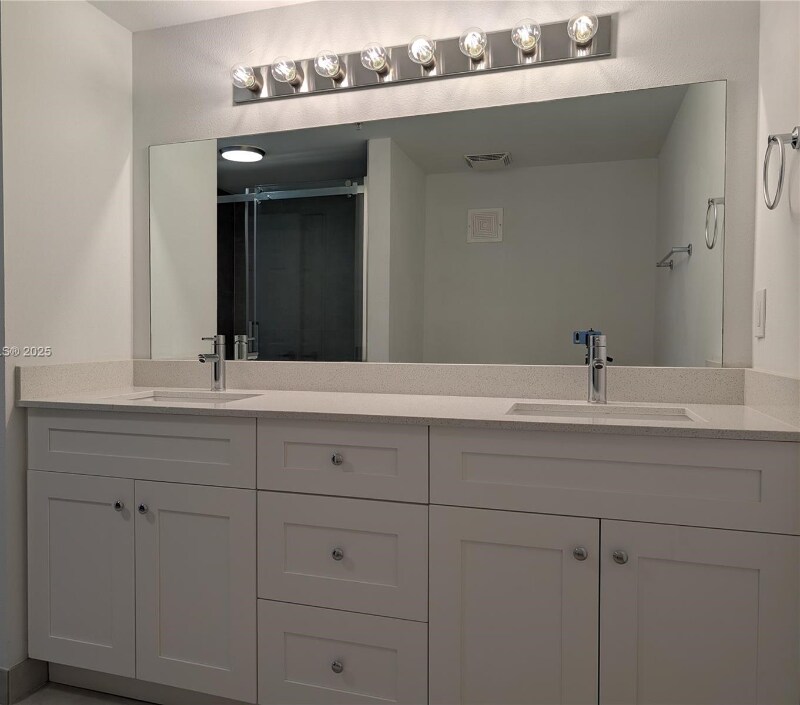 Building Photo - 140 SW 117th Ave