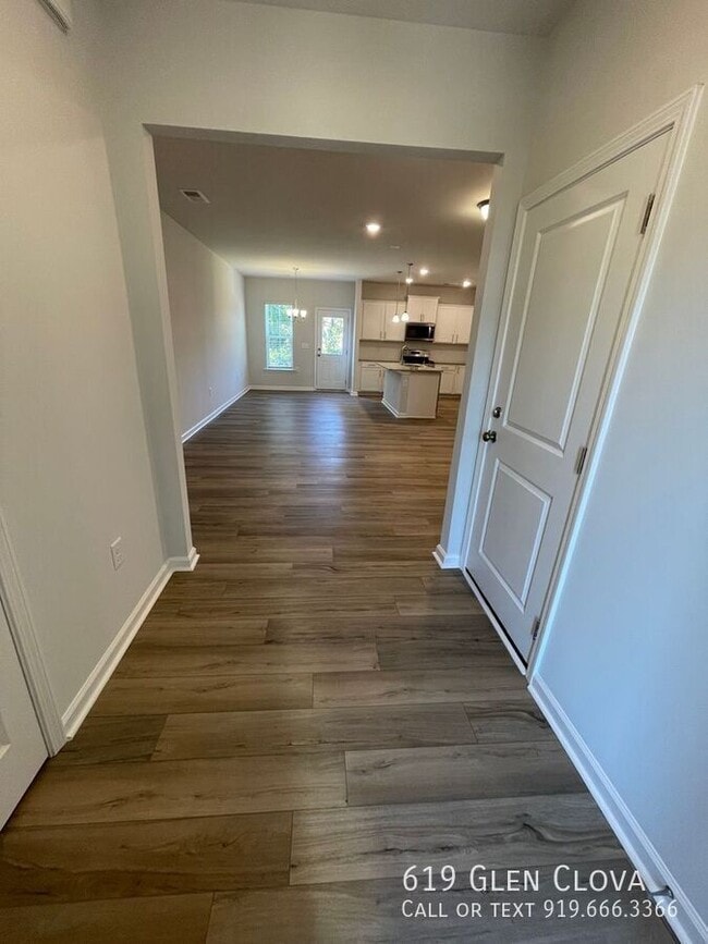 Building Photo - 619 Glen Clova Glen