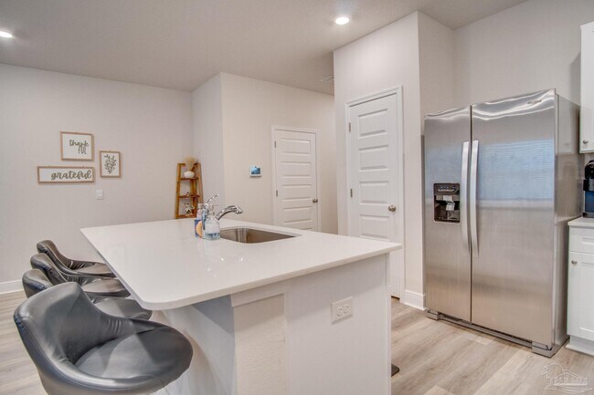 Building Photo - 5689 Stellarjay St