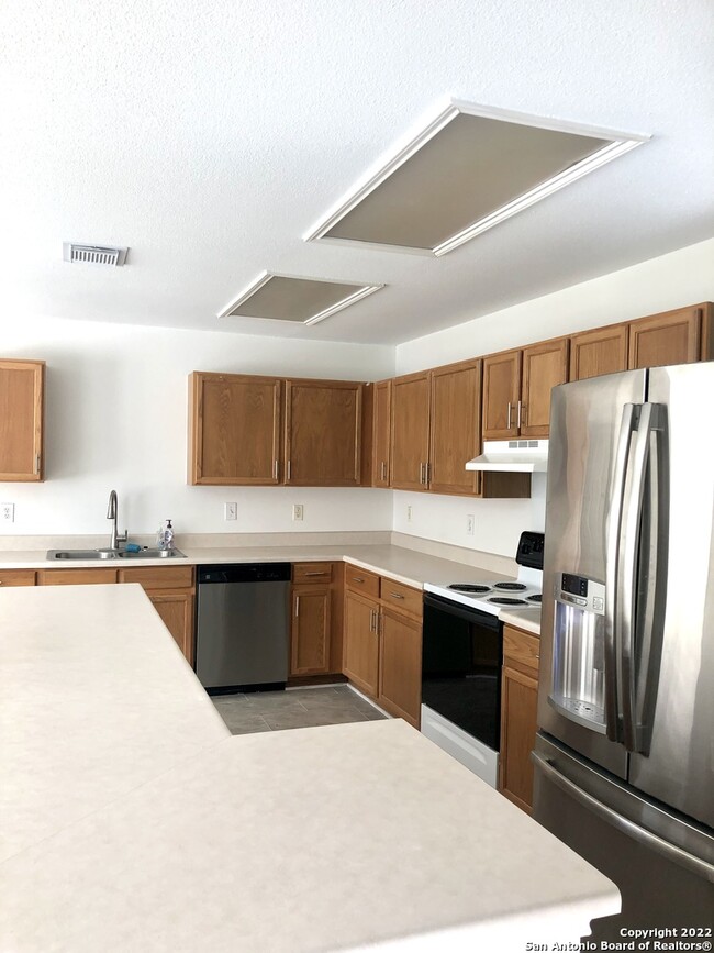Building Photo - 8514 Coppermine-