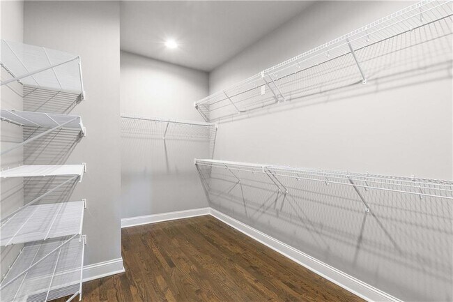 Building Photo - 207 Mellrich Ave NE
