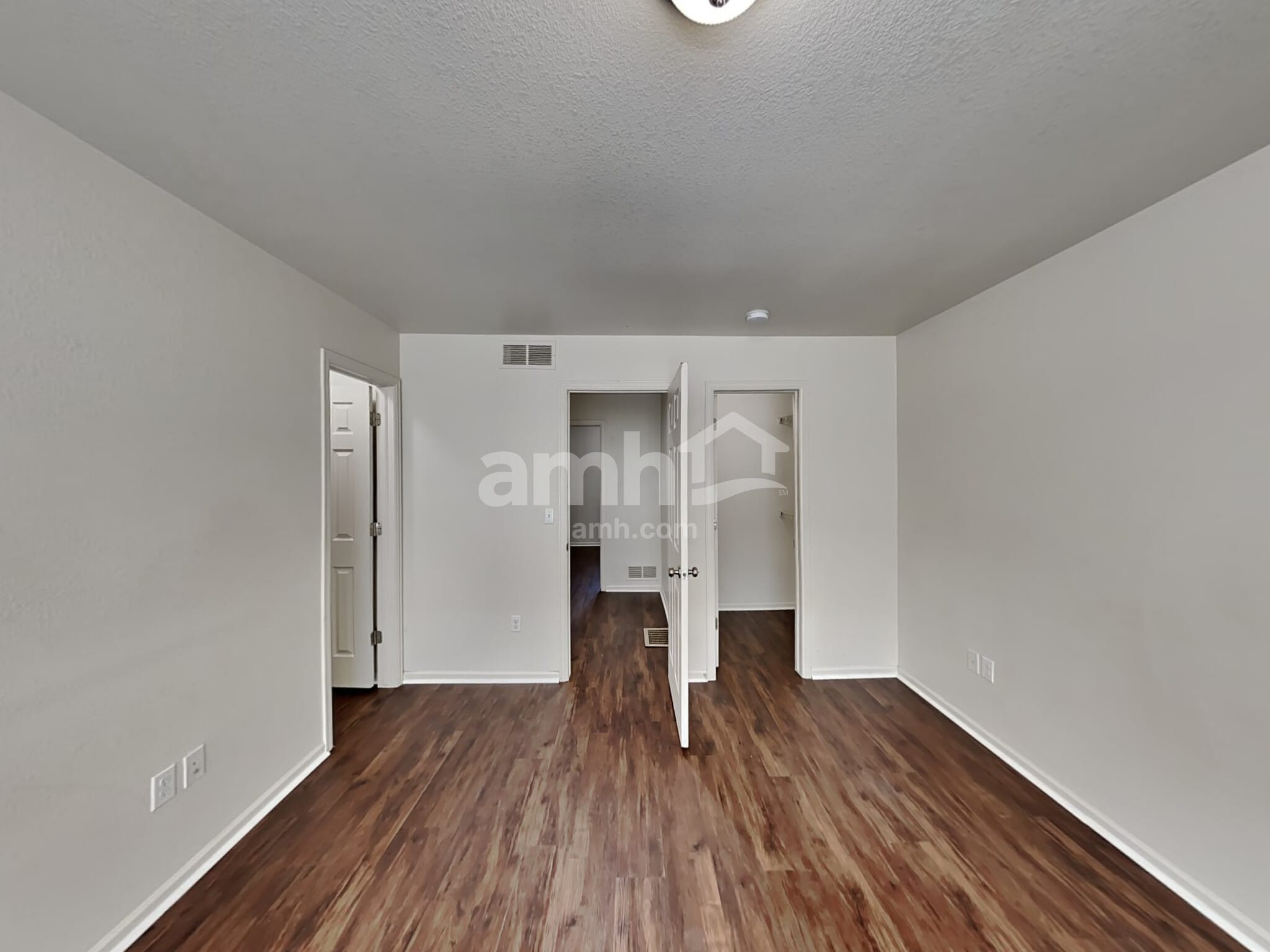 Building Photo - 5561 N Lisbon St