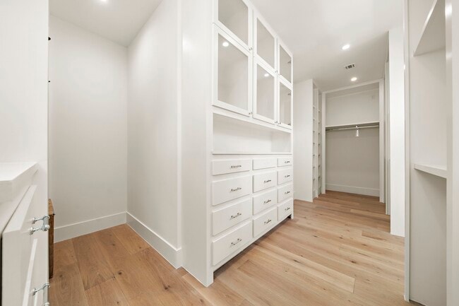Building Photo - 408 Pecore St