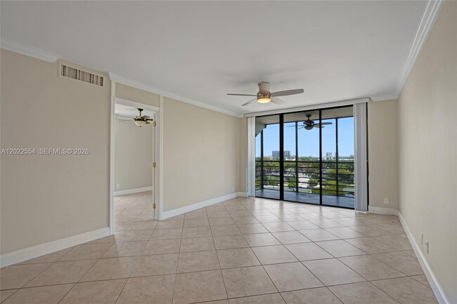 Building Photo - 20400 W Country Club Dr
