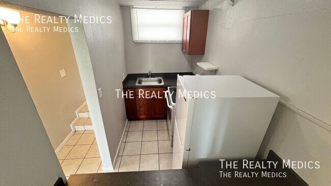 Building Photo - 1010 N Fiske Blvd