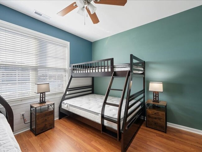 Building Photo - For Rent: Beautifully updated 2-bed/2-bath condo, Sandpiper Village, Rehoboth. $2,000.00/month. P...