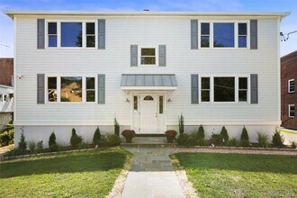 Building Photo - 11 Orchard Ave