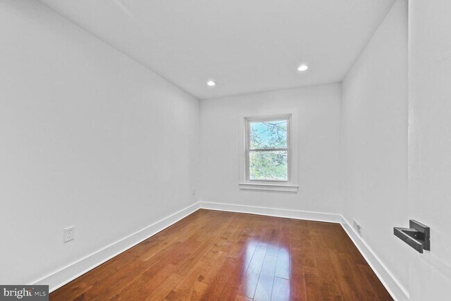 Building Photo - 10222 Arizona Cir