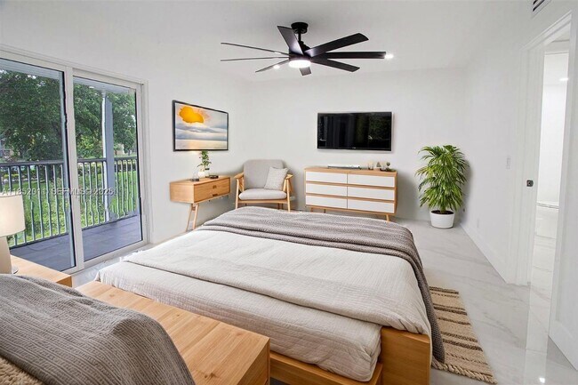 Building Photo - 13250 SW 7th Ct