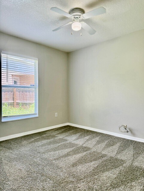 Building Photo - 28510 Seashell Ct