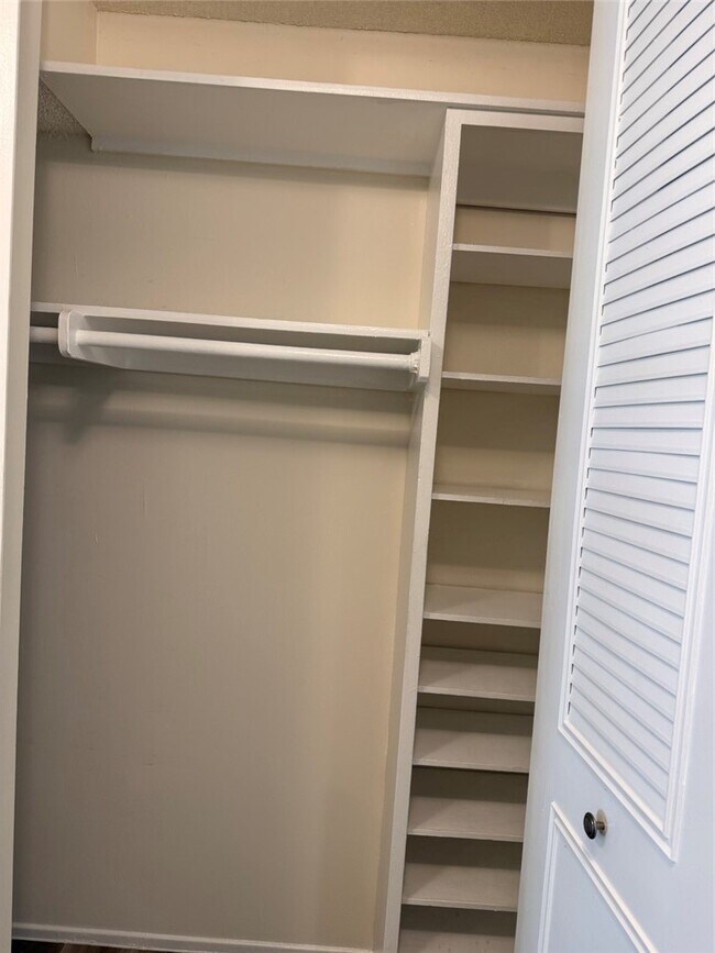 Building Photo - 5301 Balboa Blvd