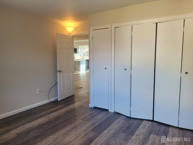 Building Photo - 249 Olsen St