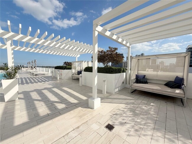 Building Photo - 4250 Biscayne Blvd