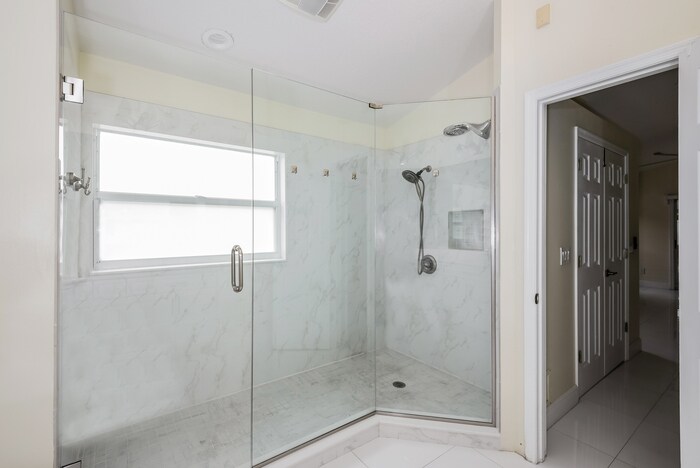 Building Photo - 12252 Bronson Way