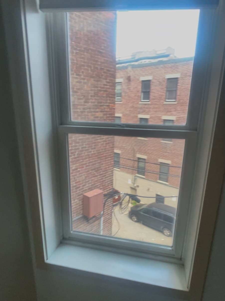 Building Photo - 462 Park Dr