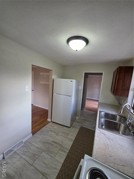 Building Photo - 56 Friendly Dr