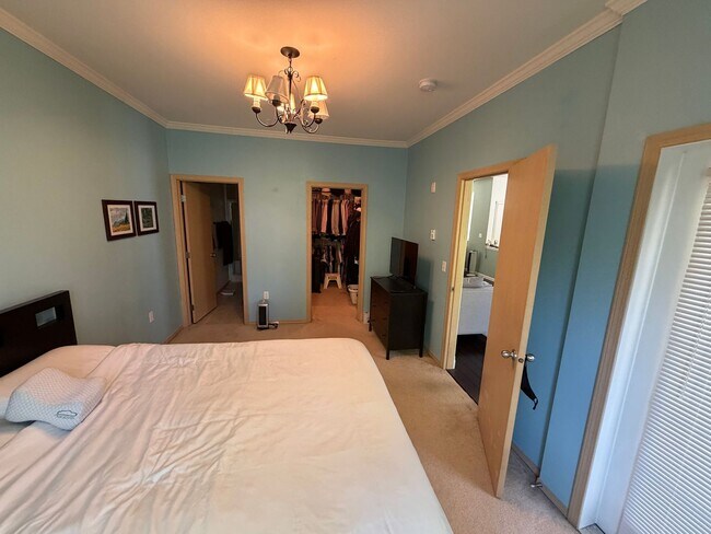 Building Photo - Private updated Large 2bed 2bath condo for rent!