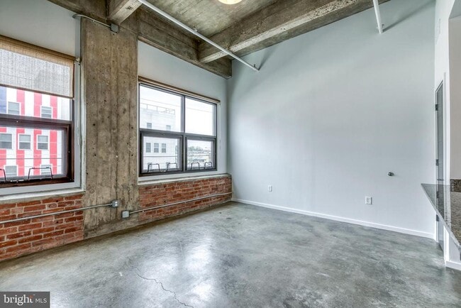 Building Photo - 4800 Brown St