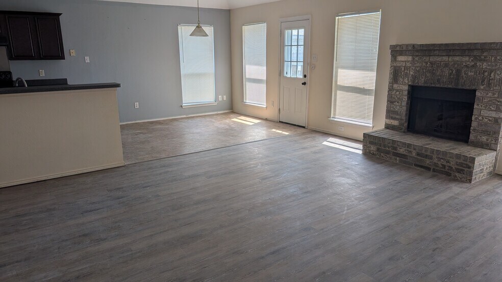 Building Photo - 7418 Fairfield Dr