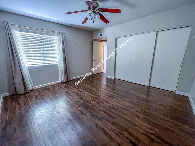 Building Photo - 2bd townhouse in Winterhaven