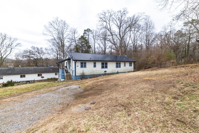 Building Photo - 219 Highland Ave