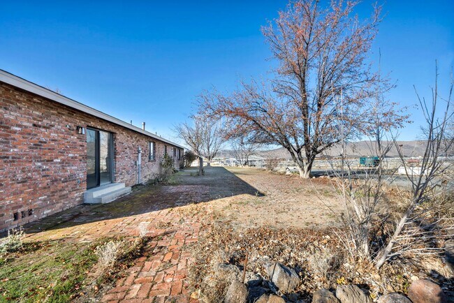Building Photo - Country Living Single Story Home in Spanish Springs